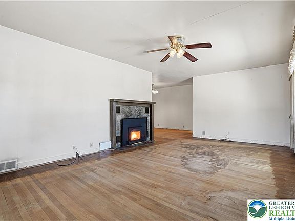 3rd image of 4070 W Hopewell Rd