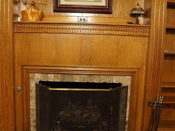 5th image of 306 Delaware Springs Blvd