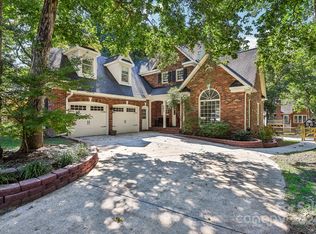 2649 Willowbrook Dr, Matthews, NC 28104