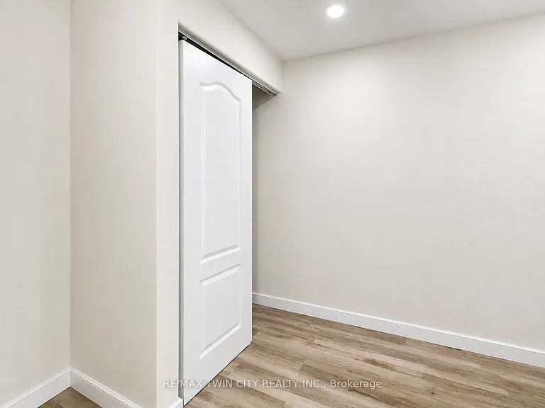 166 Ladyslipper Dr #BASEMENT — Photo 6
