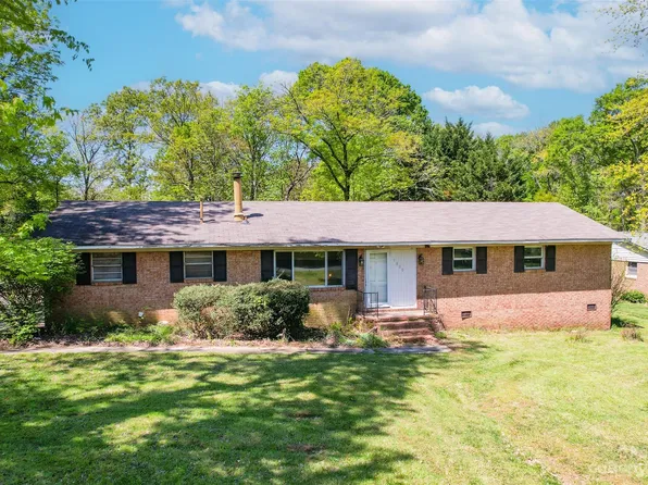 1800 Gemway Dr, Charlotte, NC 28216