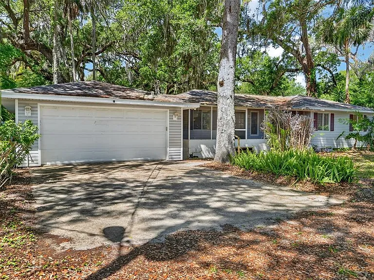 12 Dawson Dr — Photo 1