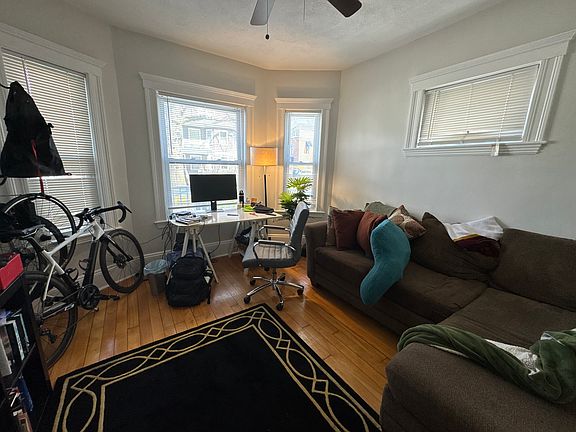4th image of 308 Concord Ave #308
