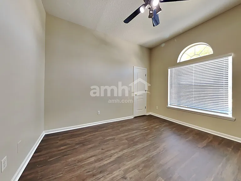 1756 Hollow Glen Dr — Photo 18