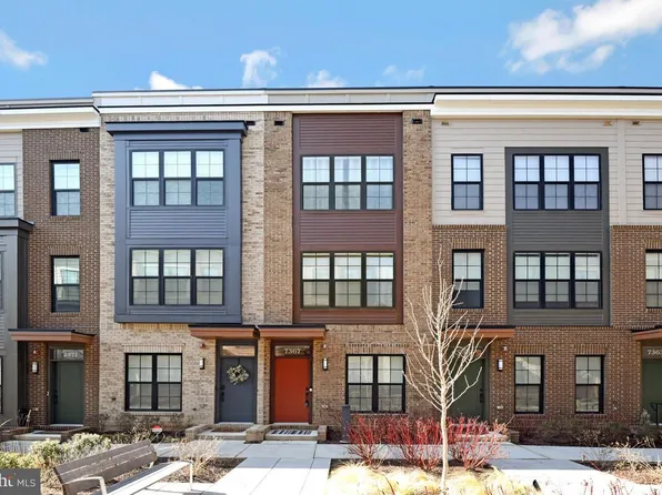 7367 Blade Dr, Falls Church, VA 22042