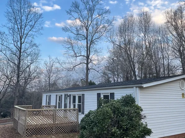 120 Skyline Dr, Campobello, SC 29322