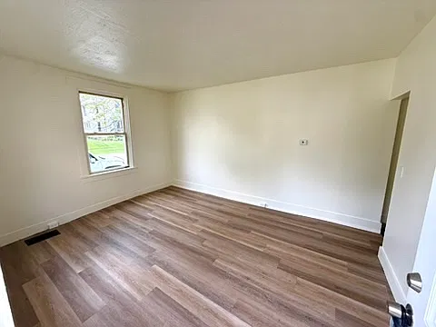 445 East Silver Street - 2 — Photo 4