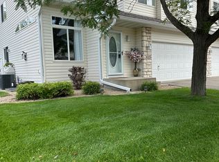 1653 Bedford Ln, Shakopee, MN 55379
