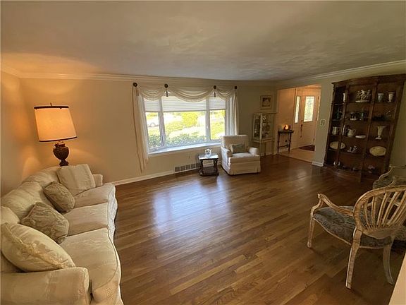 2nd image of 9589 Park Edge Dr