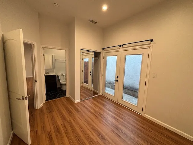 1037 S Redondo Blvd #3/4 — Photo 2