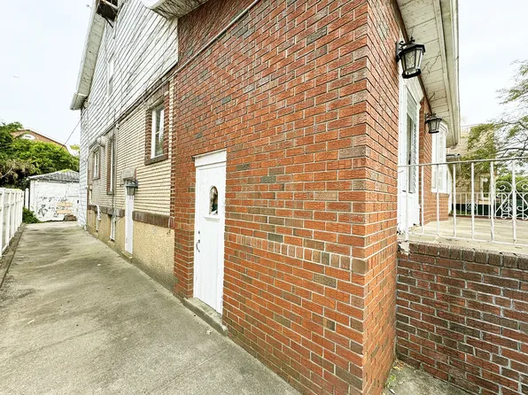 251 Amherst Street image 2 of 22