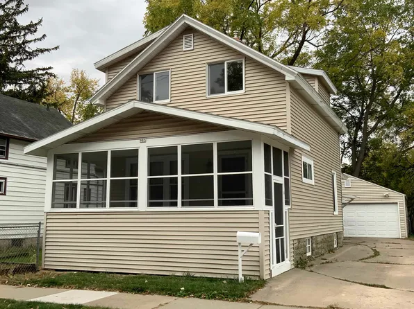 913 Frederick St, Oshkosh, WI 54901