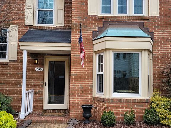 2nd image of 340 Llewellyn Mews