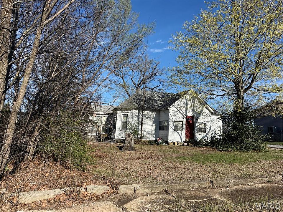 2nd image of 810 Tyler St