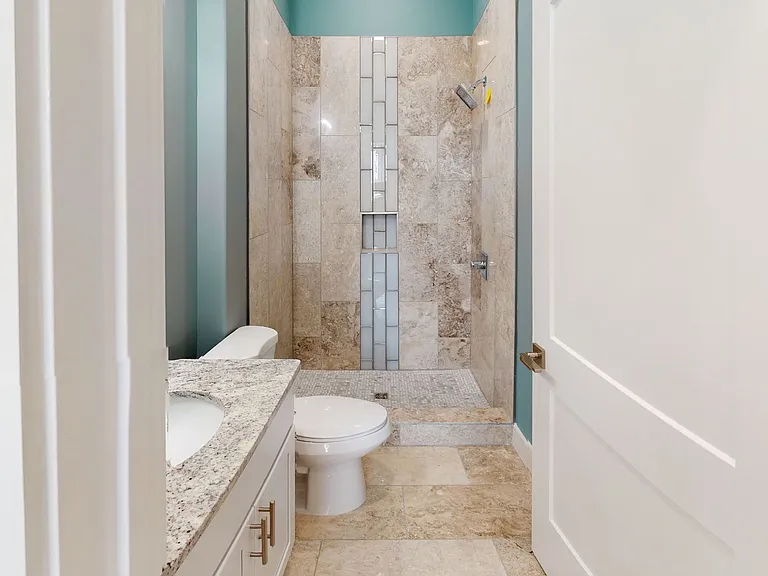 1117 Laurel Ave #302 — Photo 8