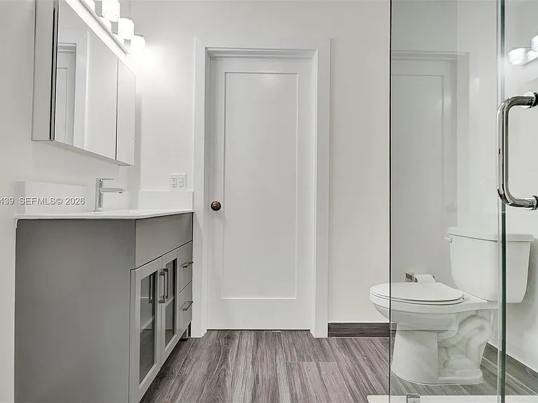929 S North St #5 — Photo 11