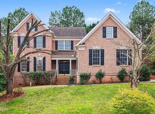 9109 Club Hill Dr, Raleigh, NC 27617