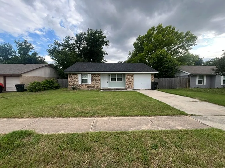 2506 Hidden Valley Dr — Photo 10