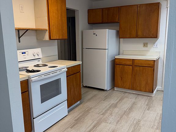 4th image of 2346 Fawcett Ave #A