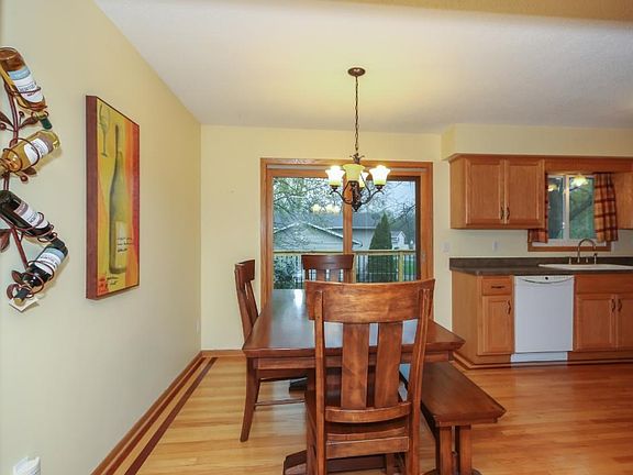 5th image of 808 96th Ln NE