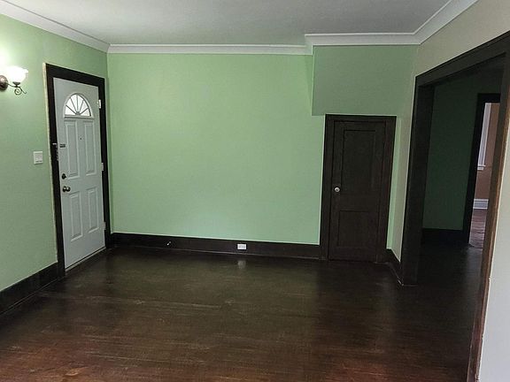 2nd image of 1343 Victoria Ave