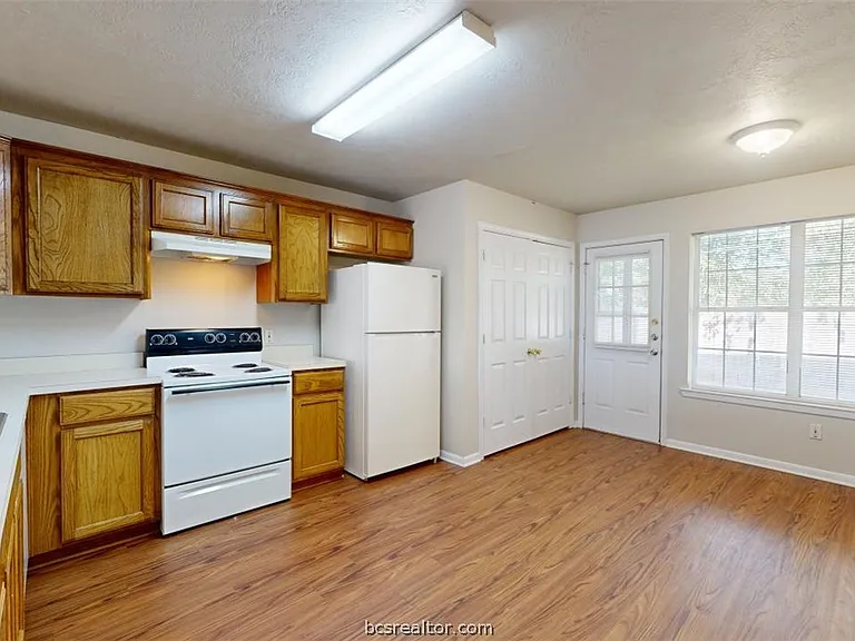 1513 Hollowhill Dr #B — Photo 5