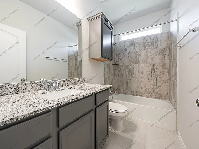 1458 Shadow Hill Ln — Photo 10