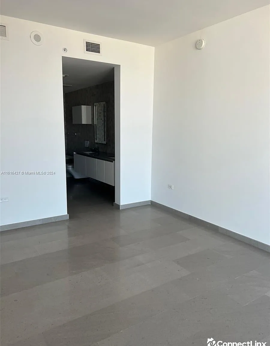 1 bed, 1.0 bath, $4,599 — Photo 2