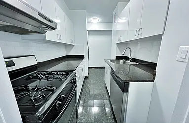 Rented by Manhattan Realty Group