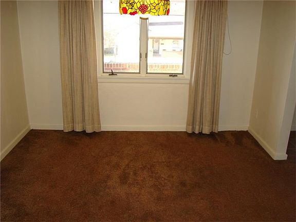 5th image of 227 E Fairmont Ave