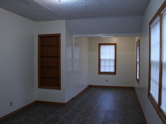 5th image of 119 E 15th Ave