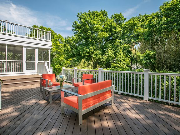 3rd image of 31 Byron Ln