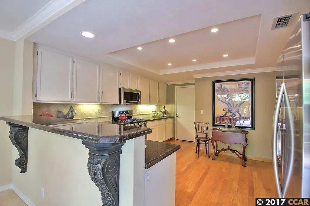 613 S Blackbrush Ln — Photo 3