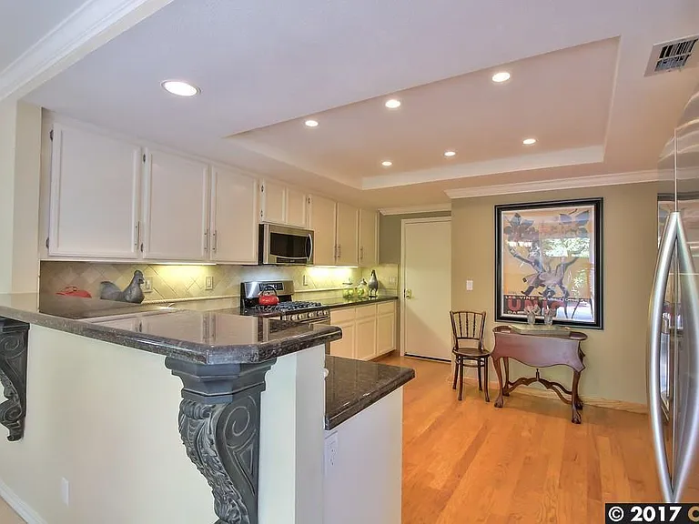 613 S Blackbrush Ln — Photo 3