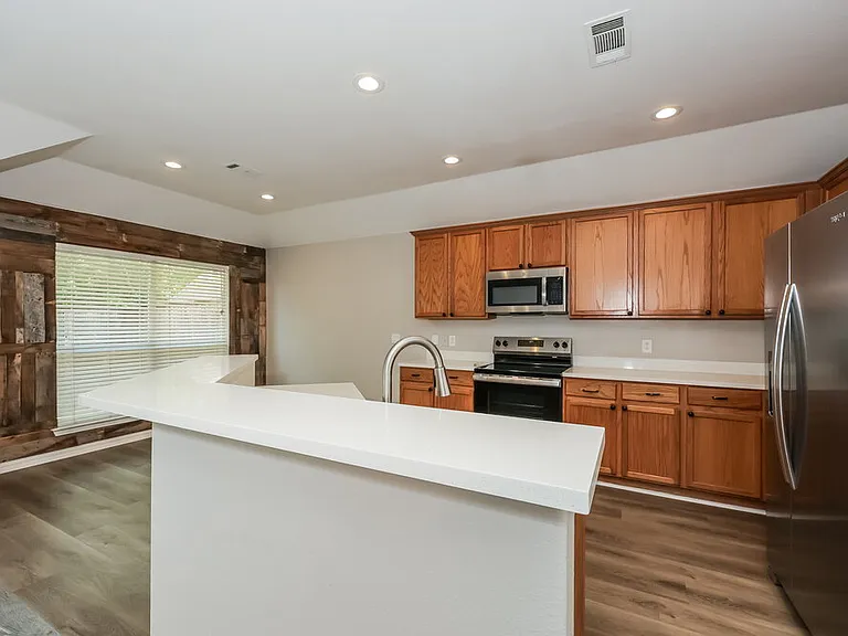 1721 Duck Cove Dr — Photo 8