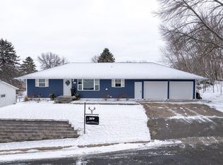 309 Hilltop Dr, Goodhue, MN 55027