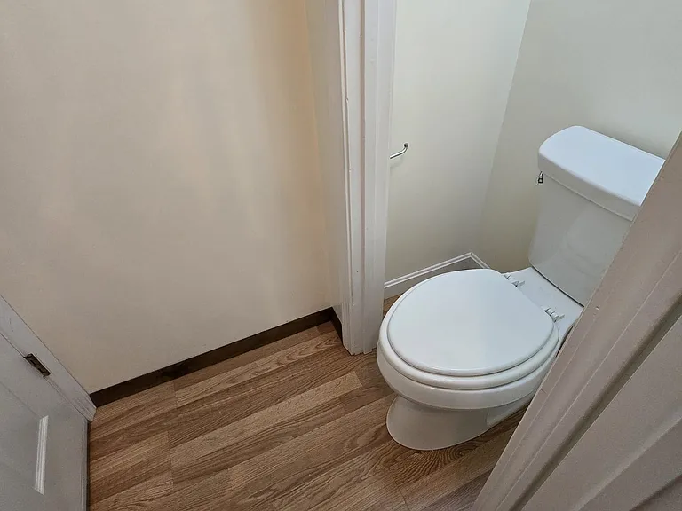 812 Court St #D — Photo 6