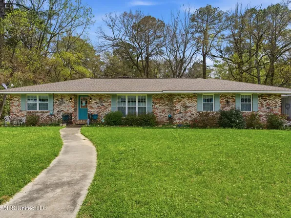 1510 Hickory Bnd, Columbia, MS 39429