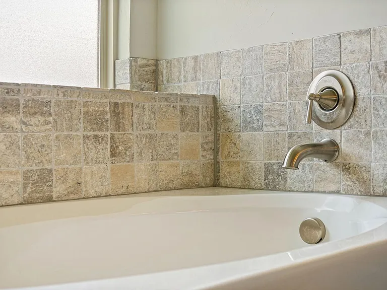 Master Bath Tub