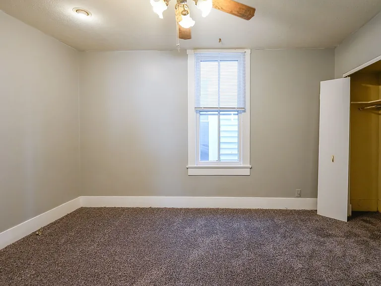 1808 E Oak St — Photo 5