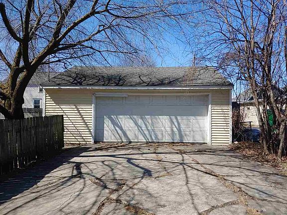 2nd image of 1609 Prairie St