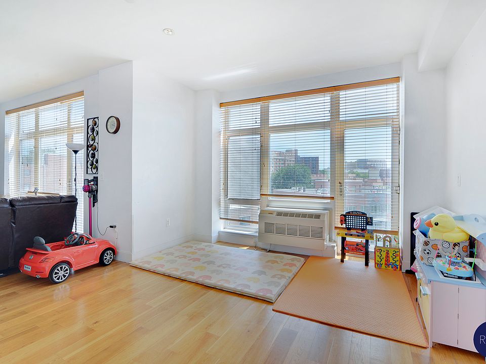 1st image of 14021-6B 32nd Ave