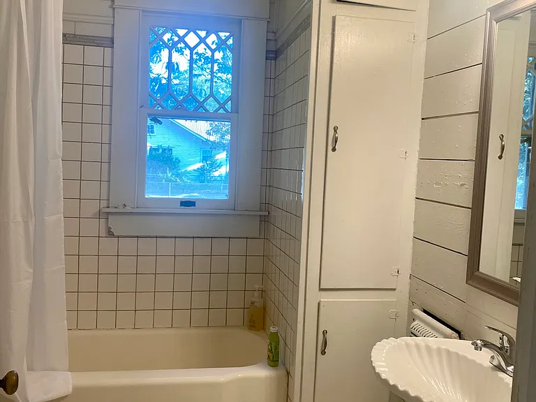 102 N Main St — Photo 11