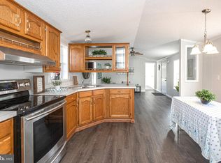 632 Willow Dr, Green Lane, PA 18054