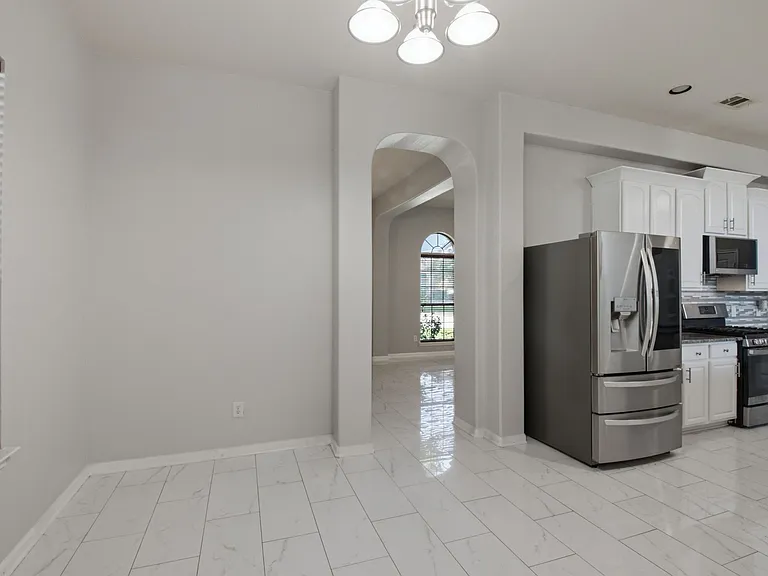 9309 Stonewood Dr — Photo 12