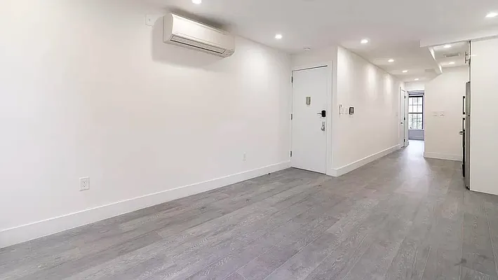 Rented by The Agency | media 4