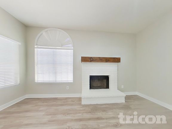 3rd image of 6340 W Mercer Ln