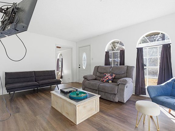 5th image of 130 Western Hills Dr