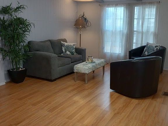 2nd image of 44650 Forest View Rd