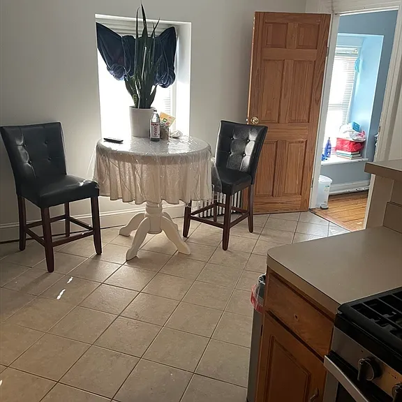 81 Thornton St #3 — Photo 6